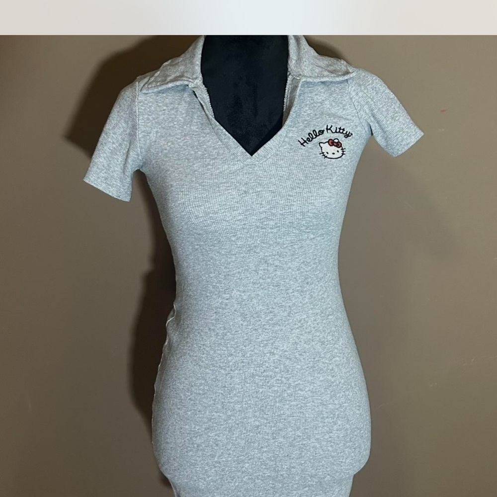 Hello Kitty Gray Ribbed Top